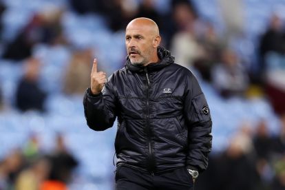 BIRMINGHAM, Inggris - 25 September: Vincenzo Italiano, pelatih kepala Bologna FC 1909, terlihat sebelum pertandingan Fase MD1 Liga Europa 2025/26 antara Aston Villa FC dan Bologna FC 1909 di Villa Park pada 25 September 2025 di Birmingham, Inggris. (Foto oleh Justin Setterfield/Getty Images)