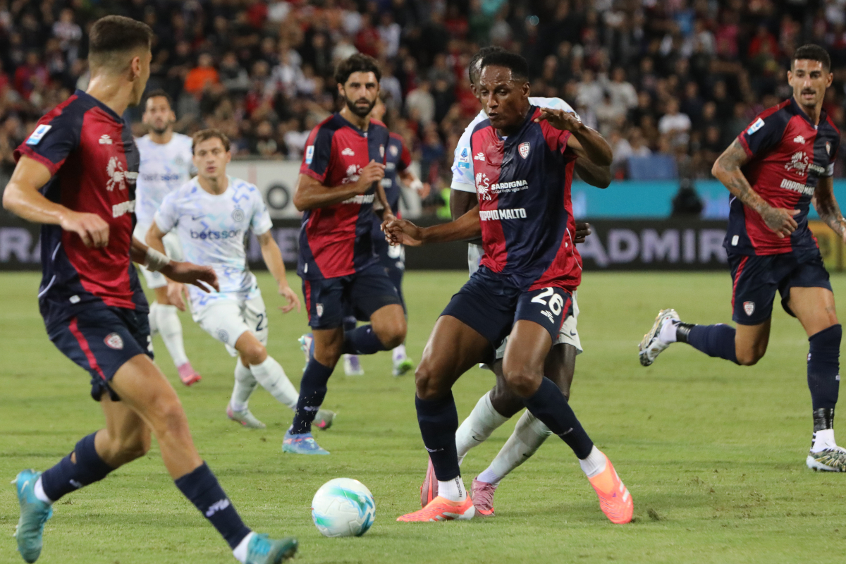 Yerry Mina in action