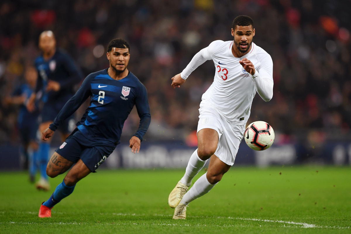LONDON, ENGLAND - NOVEMBER 15:  Ruben Loftus-Cheek of England is challenged by DeAndre Yedlin of the United States during the International Friendly match between England and United States at Wembley Stadium on November 15, 2018 in London, United Kingdom.  (Photo by Shaun Botterill/Getty Images)