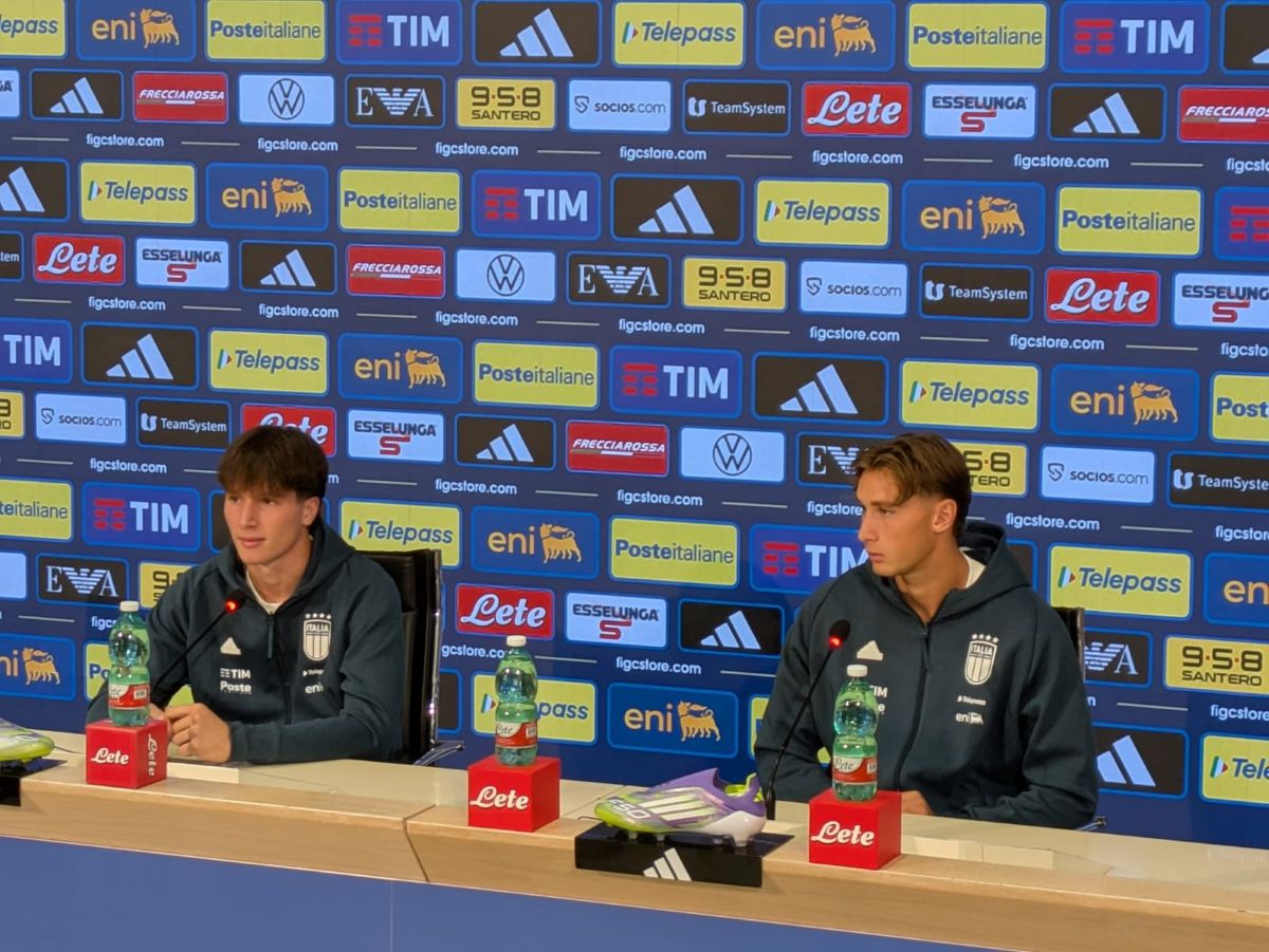 Giovanni Fabbian and Francesco Pio Esposito during a press conference with Italy national team at Coverciano on September 2, 2025.