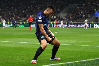 Milan, Italia - 30 September: Lautaro Martinez dari FC Internazionale merayakan setelah mencetak gol pertama tim mereka selama pertandingan Liga Liga Liga UEFA 2025/26 Fase MD2 antara FC Internazionale Milano dan SK Slavia Praha di Stadio San Siro pada 30 September 2025 di Milan, Italia. (Foto oleh Marco Luzzani/Getty Images)