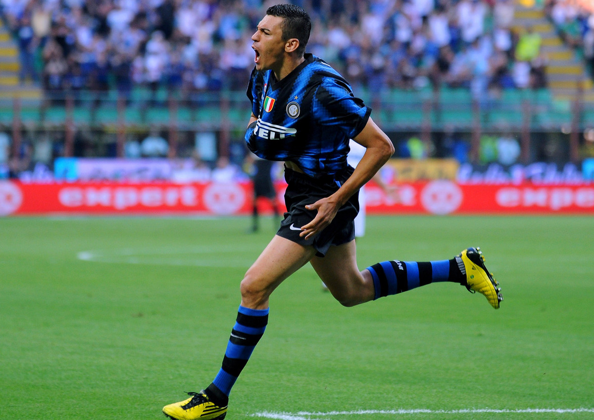MILAN, ITALY - SEPTEMBER 11:  Lucio of Inter celebrates his goal during the Serie A match between FC Internazionale and Udinese Calcio at Stadio Giuseppe Meazza on September 11, 2010 in Milan, Italy.  (Photo by Valerio Pennicino/Getty Images)