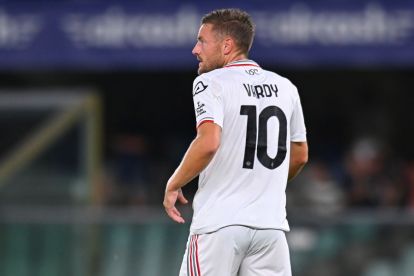VERONA, Italia - 15 September: Jamie Vardy dari AS Cremonese melihat selama pertandingan Serie A antara Hellas Verona FC dan AS Cremonese di Stadio Marcantonio Bentegodi pada 15 September 2025 di Verona, Italia. (Foto oleh Alessandro Sabattini/Getty Images)