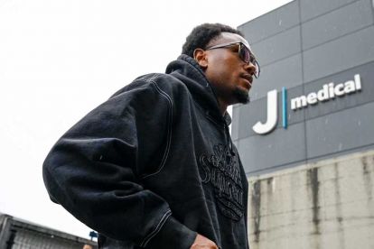 Lois Openda tiba untuk Medis Juventus -nya.