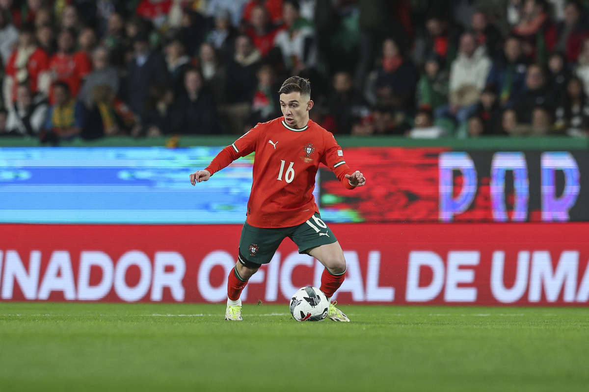 Lisbon, Portugal - 23 Maret: Francisco Conceicao dari Portugal selama pertandingan perempat final Liga UEFA Nations dua pertandingan antara Portugal dan Denmark di stadion Jose Alvalade pada 23 Maret 2025 di Lisbon, Portugal. (Foto oleh Carlos Rodrigues/Getty Images)