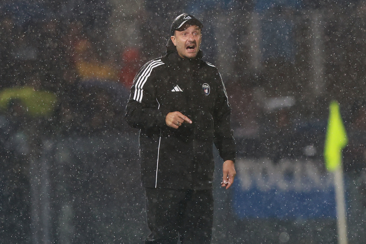 PISA, ITALY - OCTOBER 30: Alberto Gilardino manager of Pisa Sporting Club reacts during the Serie A match between Pisa SC and SS Lazio at Arena Garibaldi on October 30, 2025 in Pisa, Italy. (Photo by Gabriele Maltinti/Getty Images)