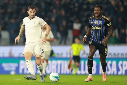 PISA, ITALY - OCTOBER 30: Alessio Romagnoli of SS Lazio and M'Bala Nzola in action during the Serie A match between Pisa SC and SS Lazio at Arena Garibaldi on October 30, 2025 in Pisa, Italy. (Photo by Gabriele Maltinti/Getty Images)