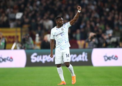 ROME, ITALY - OCTOBER 18: Ange-Yoan Bonny of Internazionale celebrates scoring his team's first goal during the Serie A match between AS Roma and Juventus FC at Olimpico Stadium on October 18, 2025 in Rome, Italy. (Photo by Paolo Bruno/Getty Images)