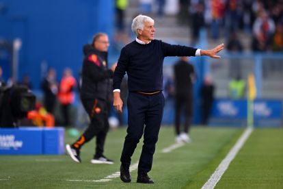 SASSUOLO, ITALY - OCTOBER 26: Gian Piero Gasperini, Head Coach of AS Roma, gestures during the Serie A match between US Sassuolo Calcio and AS Roma at Mapei Stadium Citta del Tricolore on October 26, 2025 in Sassuolo, Italy. (Photo by Alessandro Sabattini/Getty Images)