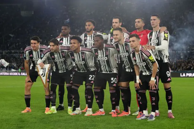 ROME, ITALY - OCTOBER 26: Players of Juventus pose for a team photograph prior to the Serie A match between SS Lazio and Juventus FC at Stadio Olimpico on October 26, 2025 in Rome, Italy. (Photo by Paolo Bruno/Getty Images)