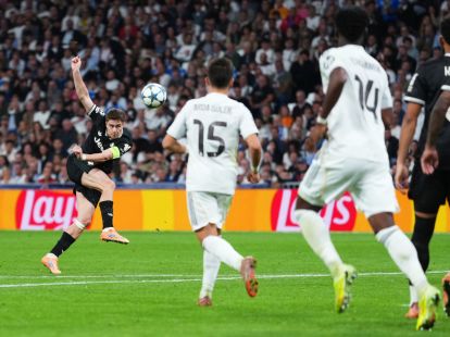 MADRID, SPAIN - OCTOBER 22: Kenan Yildiz of Juventus shoots during the UEFA Champions League 2025/26 League Phase MD3 match between Real Madrid C.F. and Juventus at Estadio Santiago Bernabeu on October 22, 2025 in Madrid, Spain. (Photo by Angel Martinez/Getty Images)