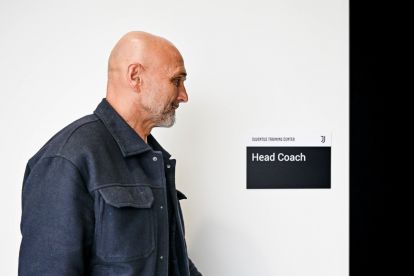 Luciano Spalletti visits his head coach office (@juventus)