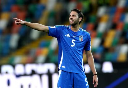 UDINE, ITALY - OCTOBER 14: Manuel Locatelli of Italy shouts instructions during the FIFA World Cup 2026 qualifier match between Italy and Israel at Stadio Friuli on October 14, 2025 in Udine, Italy. (Photo by Marco Luzzani/Getty Images)