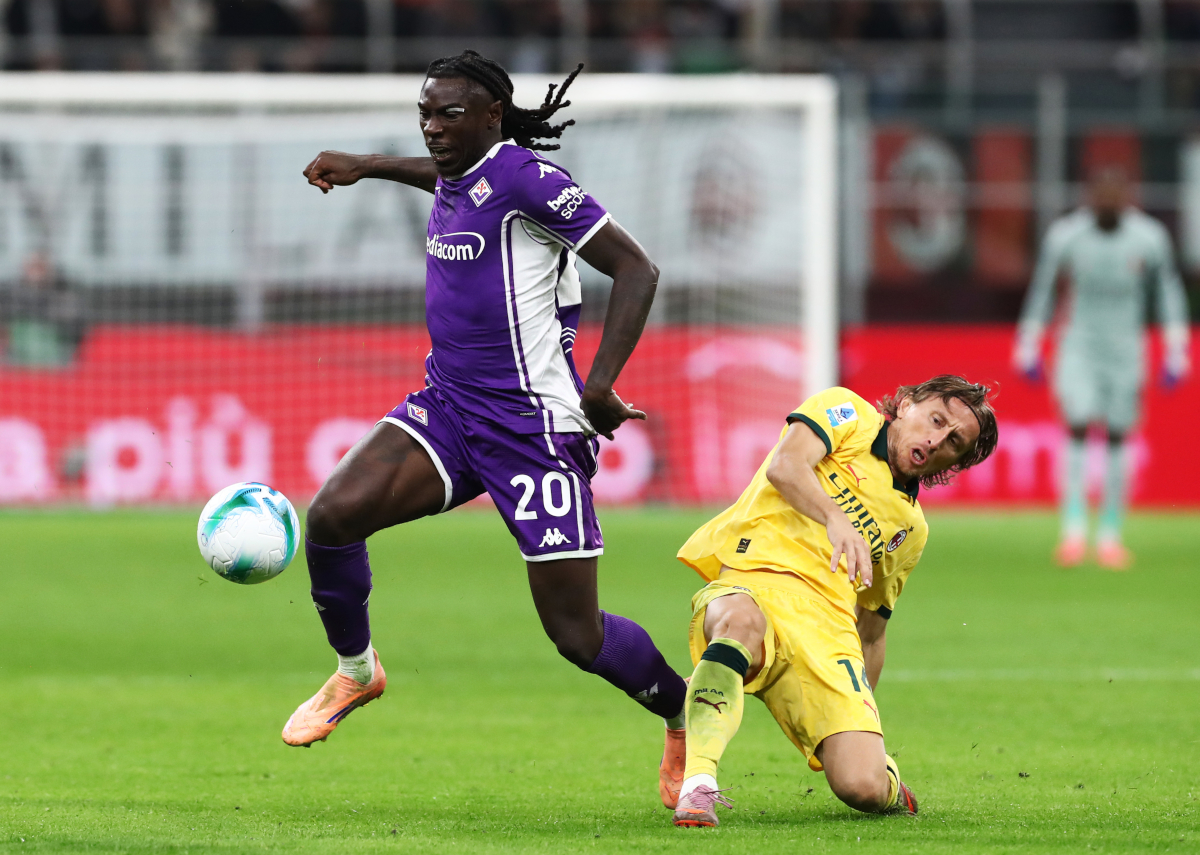 'VAR is encouraging players to simulate' after 2-1 AC Milan victory MILAN, ITALY - OCTOBER 19: Moise Kean of Fiorentina is challenged by Luka Modric of AC Milan during the Serie A match between AC Milan and ACF Fiorentina at Giuseppe Meazza Stadium on October 19, 2025 in Milan, Italy. (Photo by Marco Luzzani/Getty Images)