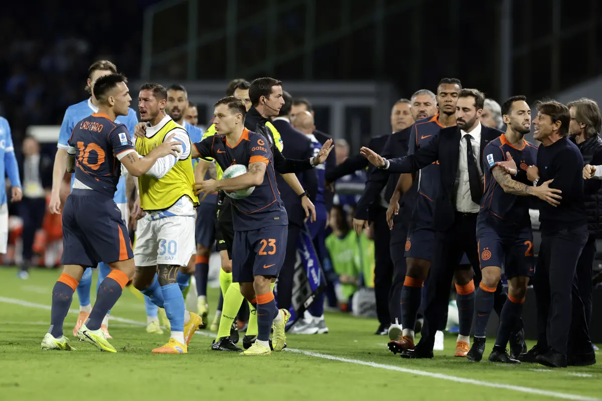 https://icdn.football-italia.net/wp-content/uploads/2025/10/Napoli-Inter-touchline-scuffle.jpg.webp