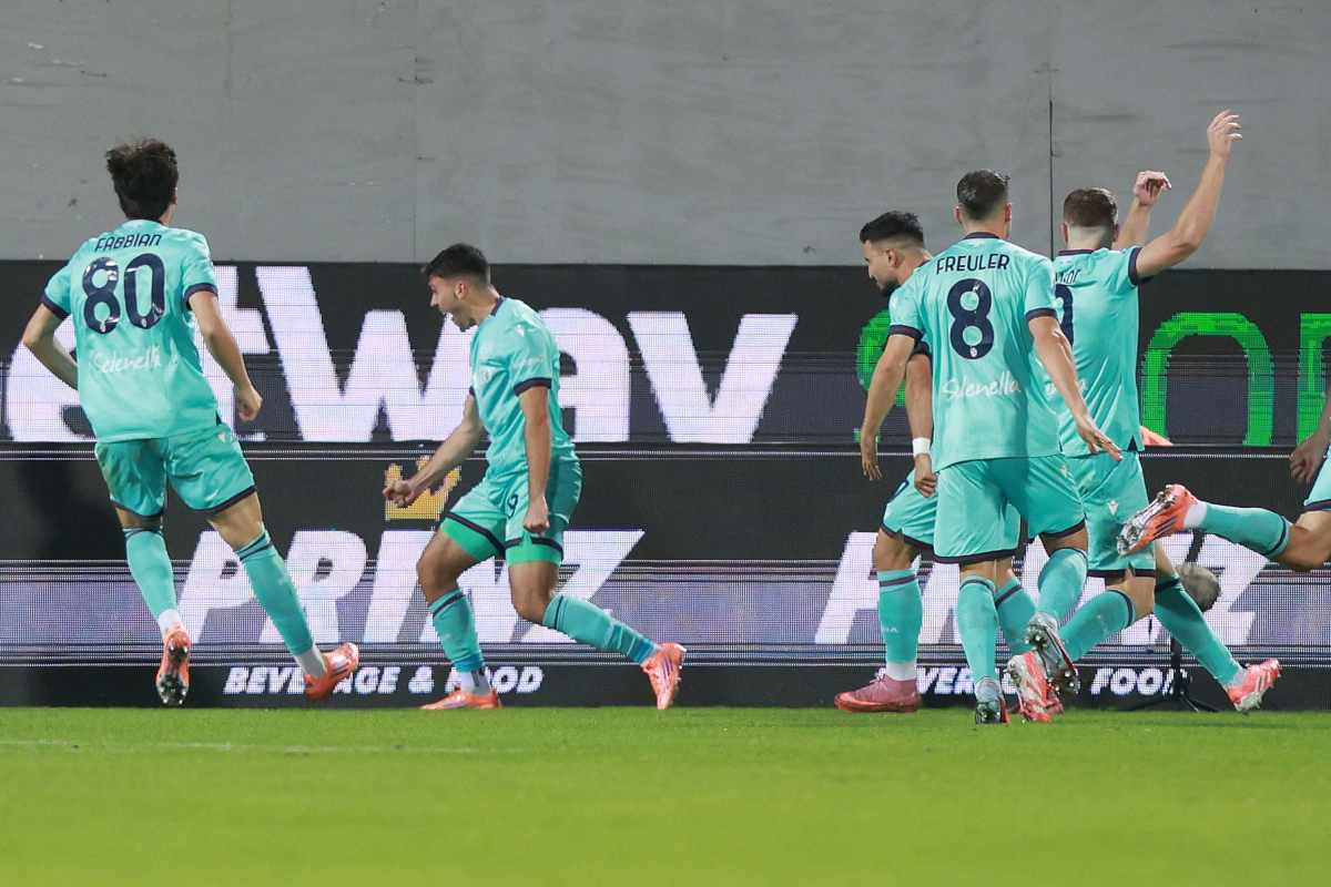 FLORENCE, ITALY - OCTOBER 26: Nicolo' Cambiaghi of Bologna FC 1909 celebrates after scoring a goal during the Serie A match between ACF Fiorentina and Bologna FC 1909 at Artemio Franchi on October 26, 2025 in Florence, Italy. (Photo by Gabriele Maltinti/Getty Images)