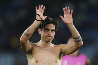 ROME, ITALY - OCTOBER 23: Paulo Dybala of AS Roma acknowledges the fans after the teams defeat in the UEFA Europa League 2025/26 League Phase MD3 match between AS Roma and FC Viktoria Plzen at Stadio Olimpico on October 23, 2025 in Rome, Italy. (Photo by Paolo Bruno/Getty Images)