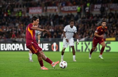 ROME, ITALY - OCTOBER 23: Paulo Dybala of AS Roma scores his team's first goal from the penalty spot during the UEFA Europa League 2025/26 League Phase MD3 match between AS Roma and FC Viktoria Plzen at Stadio Olimpico on October 23, 2025 in Rome, Italy. (Photo by Paolo Bruno/Getty Images)
