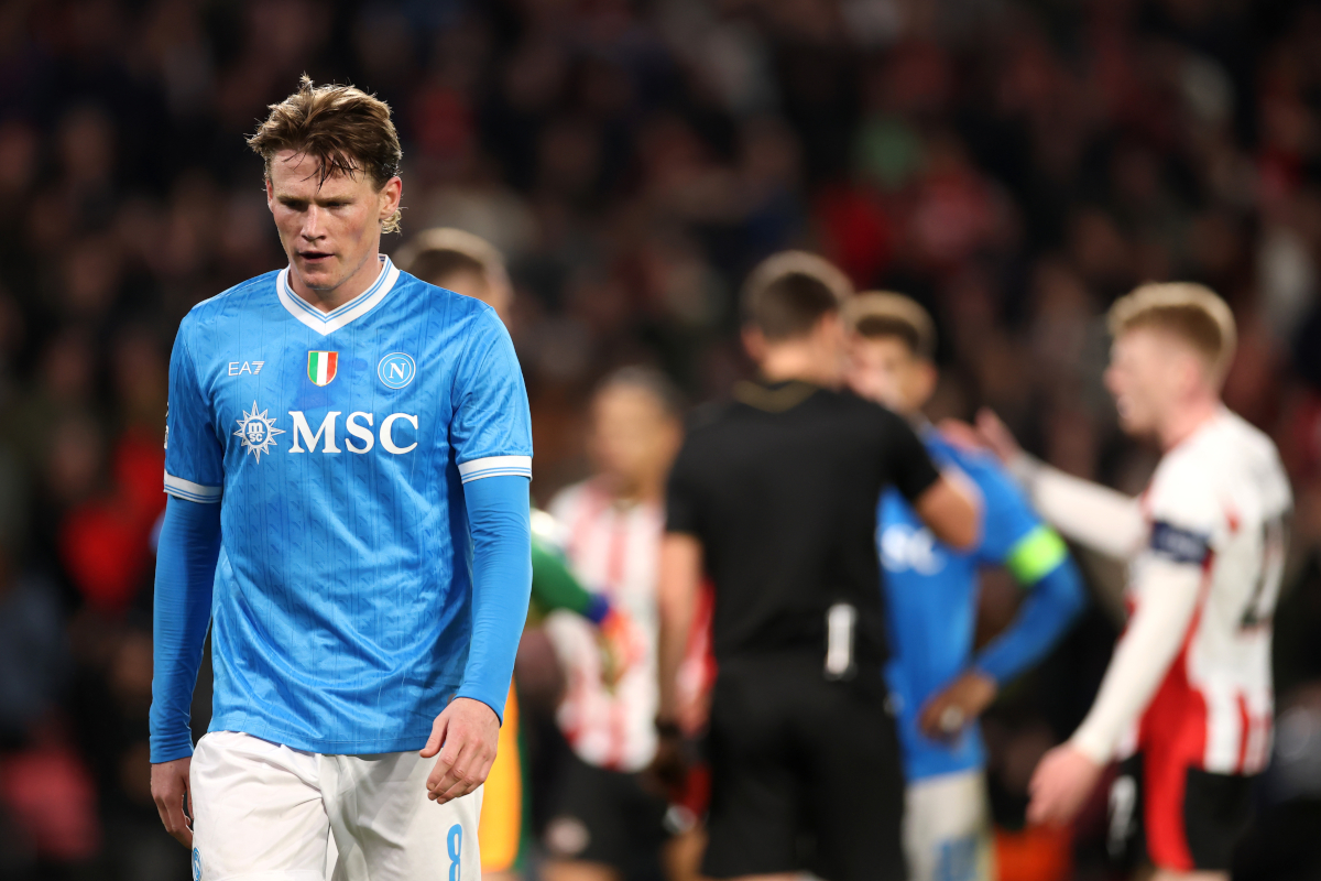 EINDHOVEN, NETHERLANDS - OCTOBER 21: Scott McTominay of Napoli looks dejected during the UEFA Champions League 2025/26 League Phase MD3 match between PSV Eindhoven and SSC Napoli at PSV Stadion on October 21, 2025 in Eindhoven, Netherlands. (Photo by Dean Mouhtaropoulos/Getty Images)