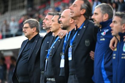 CREMONA, ITALY - OCTOBER 14: Coach Silvio Baldini of Italy listens to the national anthem during the UEFA Euro U21 Qualification match between Italy and Armenia at Stadio Giovanni Zini on October 14, 2025 in Cremona, Italy. (Photo by Marco M. Mantovani/Getty Images)
