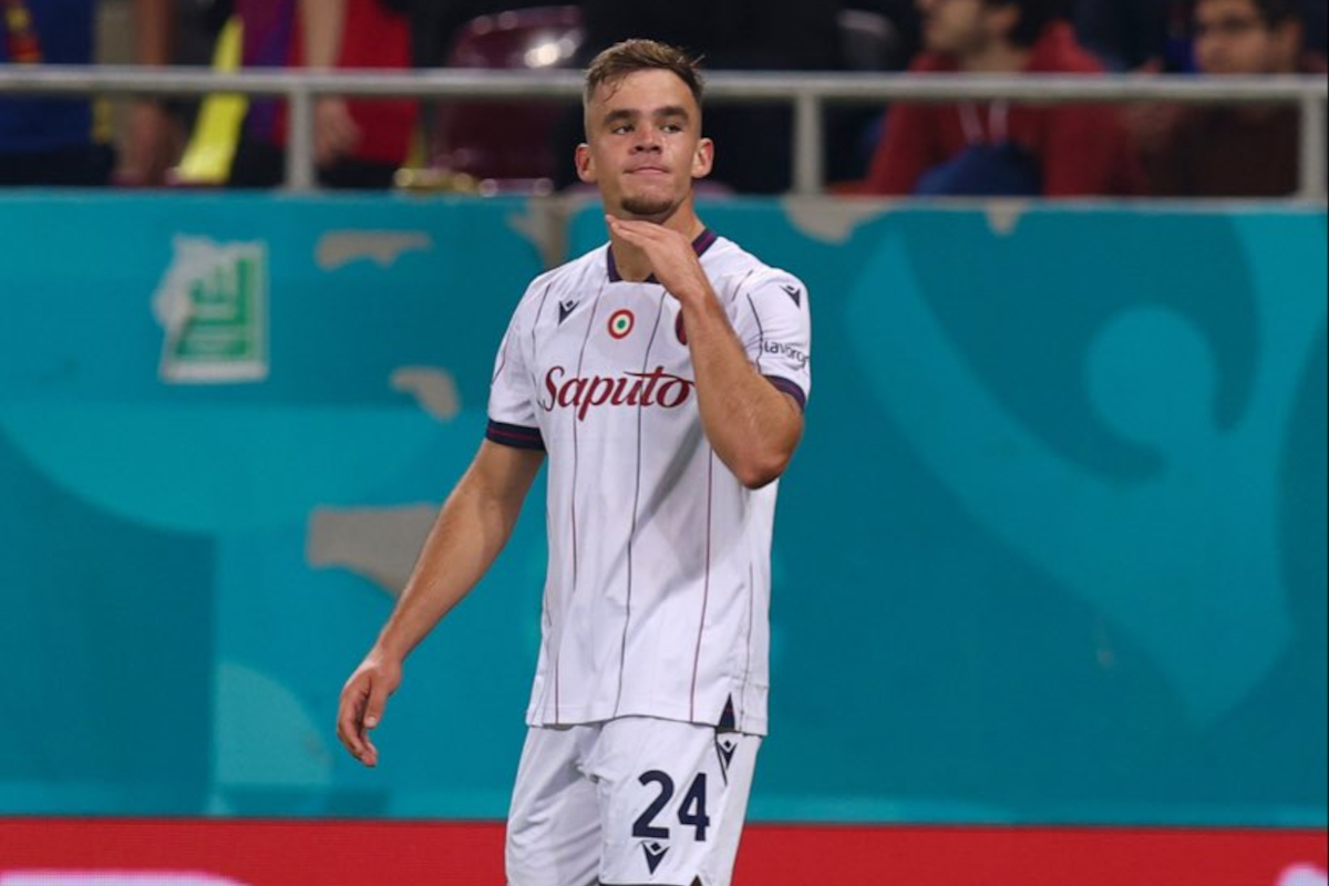 Thijs Dallinga celebrates scoring for Bologna against FCSB (@bologna1909)