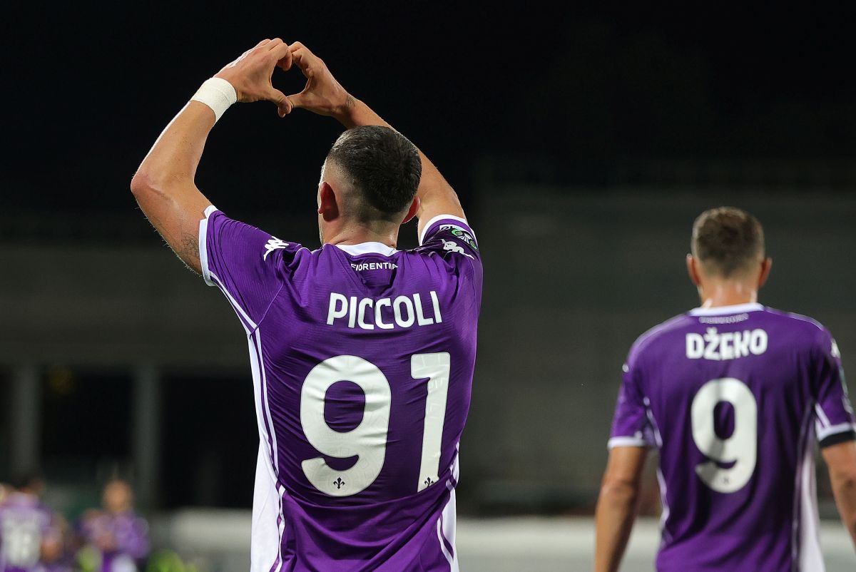 Roberto Piccoli celebrates scoring for Fiorentina against Sigma Olomouc