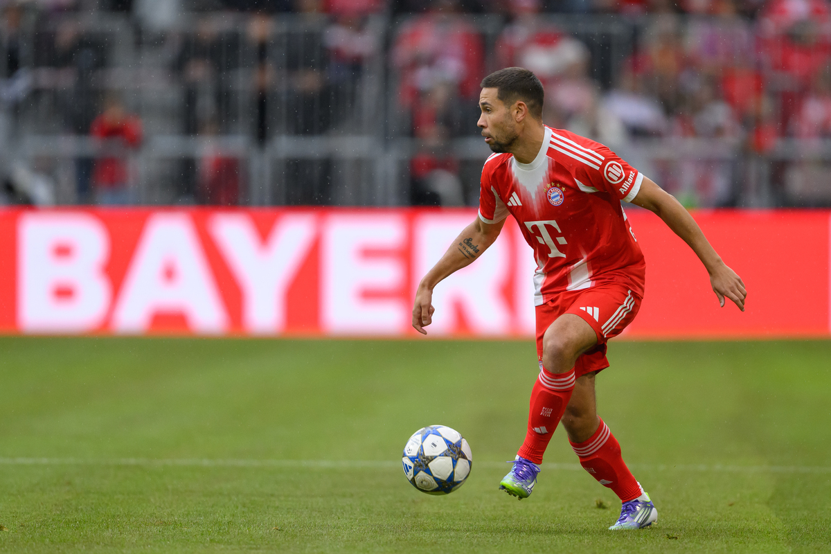 MUNICH, GERMANY - AUGUST 02: Raphael Guerreiro of FC Bayern München in actio during the pre-season friendly match between FC Bayern München and Olympique Lyonnais at Allianz Arena on August 02, 2025 in Munich, Germany. (Photo by Christian Kaspar-Bartke/Getty Images)