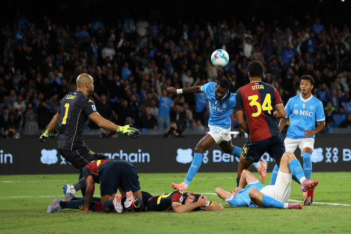 Frank Anguissa scoring for SSC Napoli against Genoa CFC