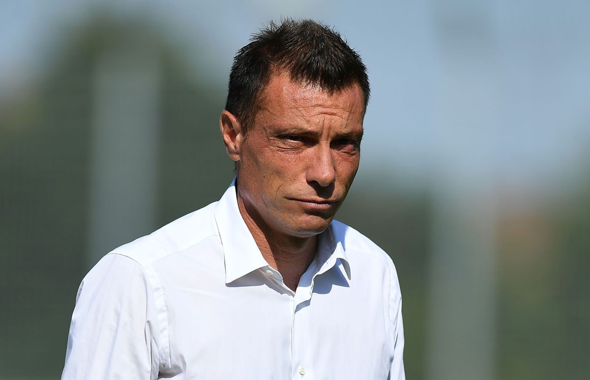 SASSUOLO, ITALY - JUNE 26: Massimo Brambilla head coach of Atalanta U19 looks on during the Primavera 1 TIM Playoffs Semi-Final match between UC Sampdoria U19 and Atalanta BC U19 at Enzo Ricci Stadium on June 26, 2021 in Sassuolo, Italy. (Photo by Alessandro Sabattini/Getty Images)