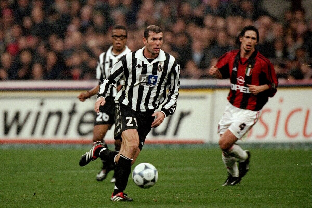 24 Mar 2000: Zinedine Zidane of Juventus during the Italian Serie A game between Milan and Juventus at the San Siro stadium in Milan, Italy. The game finished 2-0 to Milan. Mandatory Credit: Claudio Villa /Allsport