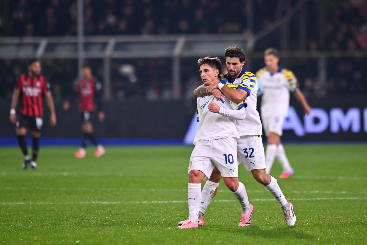 PARMA, ITALY - NOVEMBER 08: Adrian Bernabe of Parma celebrates scoring his team's first goal alongside teammate Patrick Cutrone during the Serie A match between Parma Calcio 1913 and AC Milan at Stadio Ennio Tardini on November 08, 2025 in Parma, Italy. (Photo by Alessandro Sabattini/Getty Images)