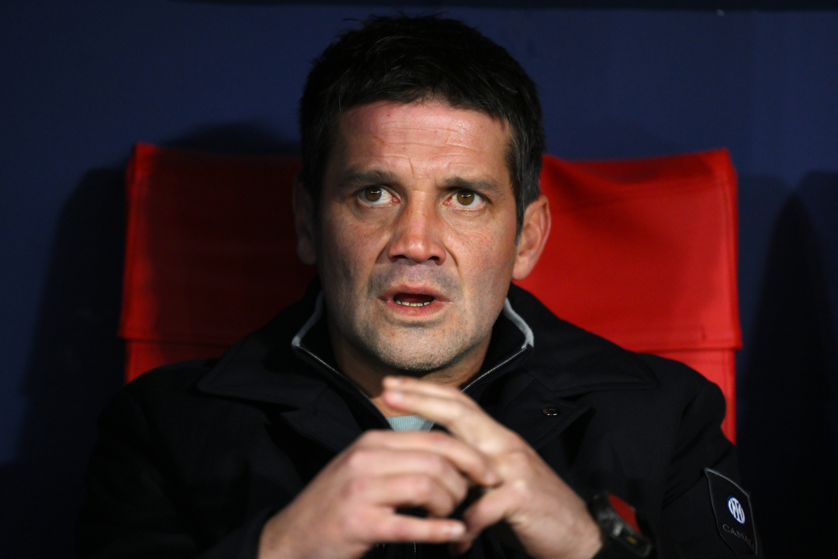 MADRID, SPAIN - NOVEMBER 26: Cristian Chivu, Head Coach of Internazionale, looks on prior to the UEFA Champions League 2025/26 League Phase MD5 match between Atletico de Madrid and FC Internazionale Milano at Estadio Metropolitano on November 26, 2025 in Madrid, Spain. (Photo by David Ramos/Getty Images)