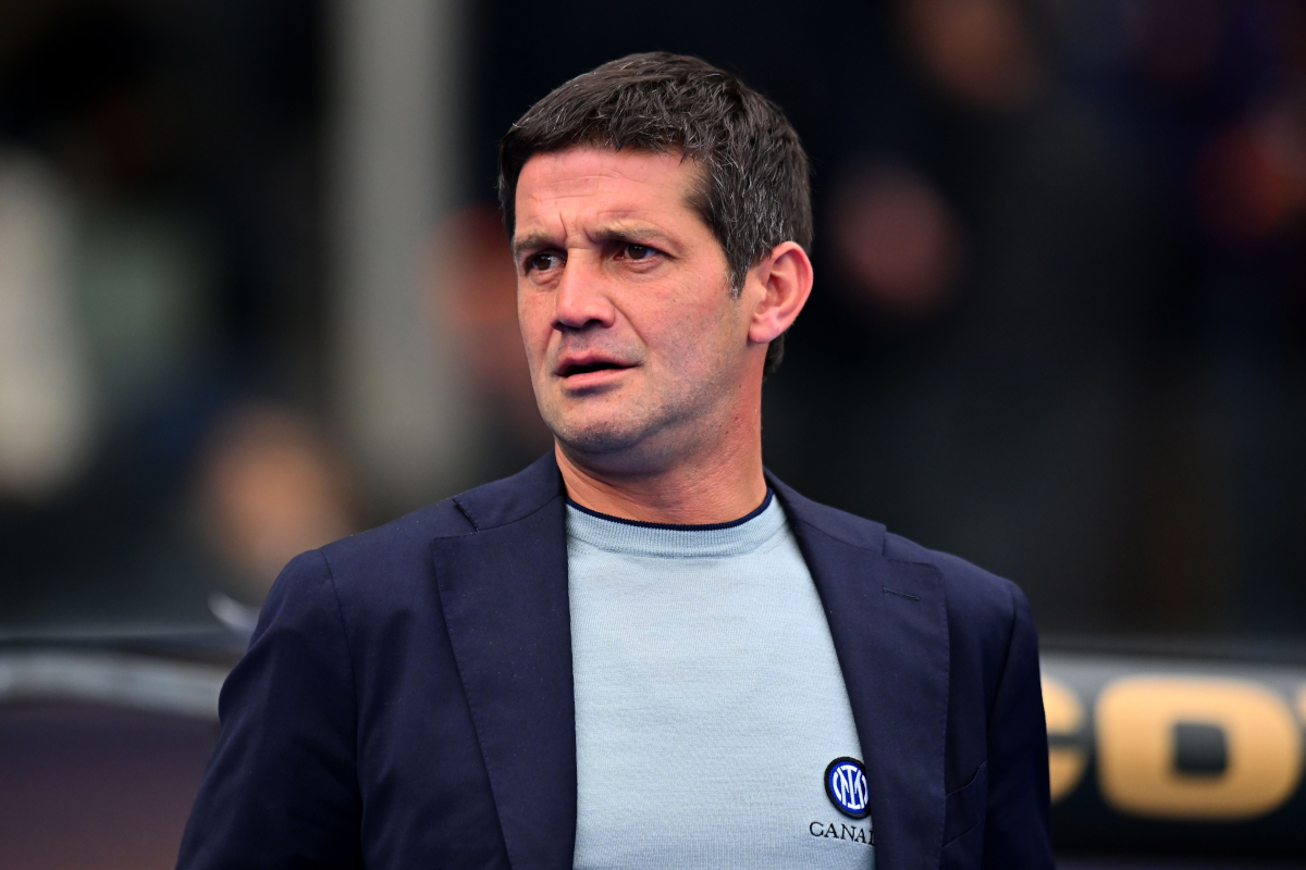 VERONA, ITALY - NOVEMBER 02: Cristian Chivu head coach of FC Internazionale during the Serie A match between Hellas Verona FC and FC Internazionale at Stadio Marcantonio Bentegodi on November 02, 2025 in Verona, Italy. (Photo by Alessandro Sabattini/Getty Images)