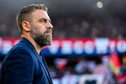 GENOA, ITALY - NOVEMBER 29: Daniele De Rossi, head coach of Genoa, looks on prior to kick-off in the Serie A match between Genoa CFC and Hellas Verona FC at Luigi Ferraris Stadium on November 29, 2025 in Genoa, Italy. (Photo by Simone Arveda/Getty Images)