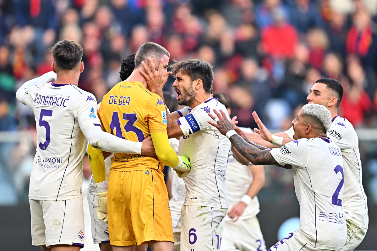 GENOA, ITALY - NOVEMBER 09: David De Gea of Fiorentina celebrates saving a penalty shot from Lorenzo Colombo of Genoa (not pictured) during the Serie A match between Genoa CFC and ACF Fiorentina at Luigi Ferraris Stadium on November 09, 2025 in Genoa, Italy. (Photo by Simone Arveda/Getty Images)
