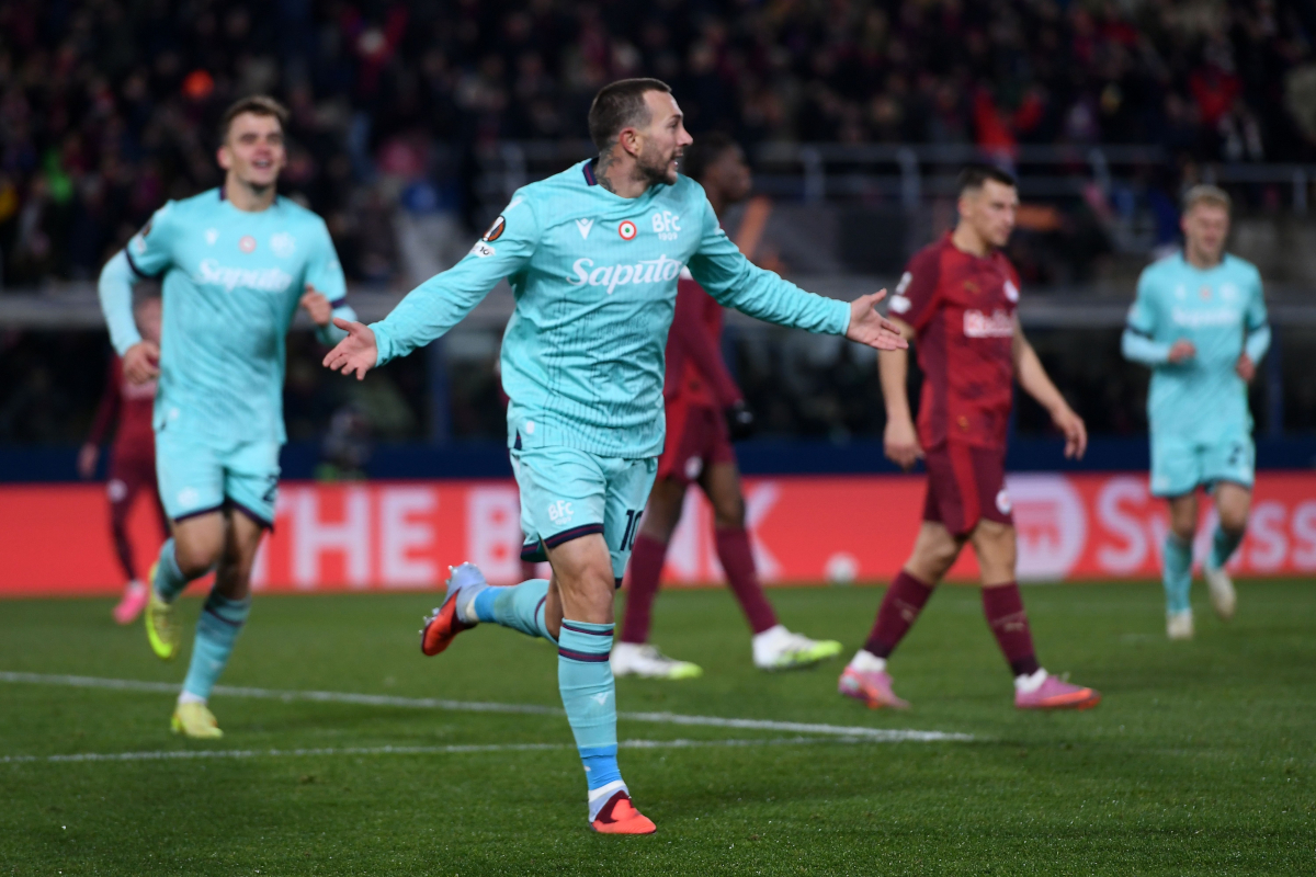 BOLOGNA, ITALY - NOVEMBER 27: Federico Bernardeschi of Bologna FC celebrates after scoring his team third goal during the UEFA Europa League 2025/26 League Phase MD5 match between Bologna FC 1909 and FC Salzburg at Stadio Renato Dall'Ara on November 27, 2025 in Bologna, Italy. (Photo by Alessandro Sabattini/Getty Images)