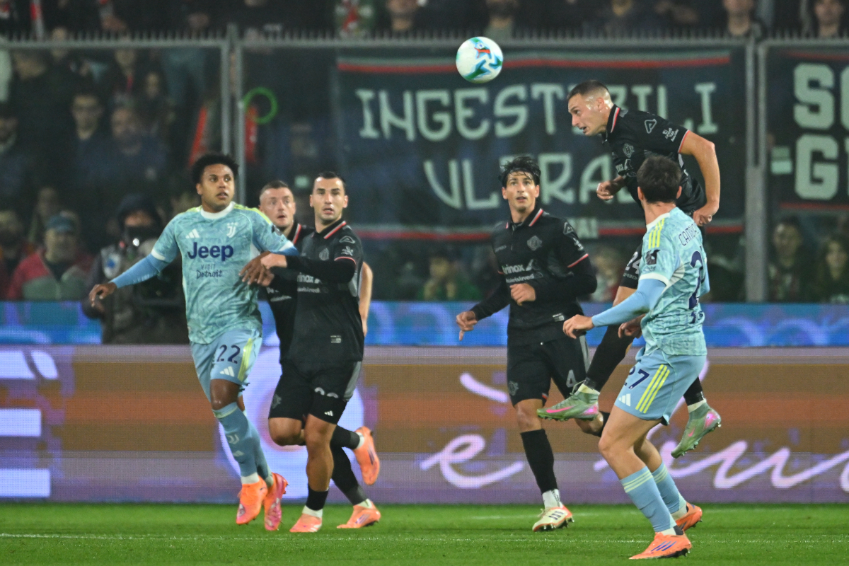 CREMONA, ITALY - NOVEMBER 01: Filippo Terracciano of US Cremonese in action during the Serie A match between US Cremonese and Juventus FC at Stadio Giovanni Zini on November 01, 2025 in Cremona, Italy. (Photo by Marco M. Mantovani/Getty Images)