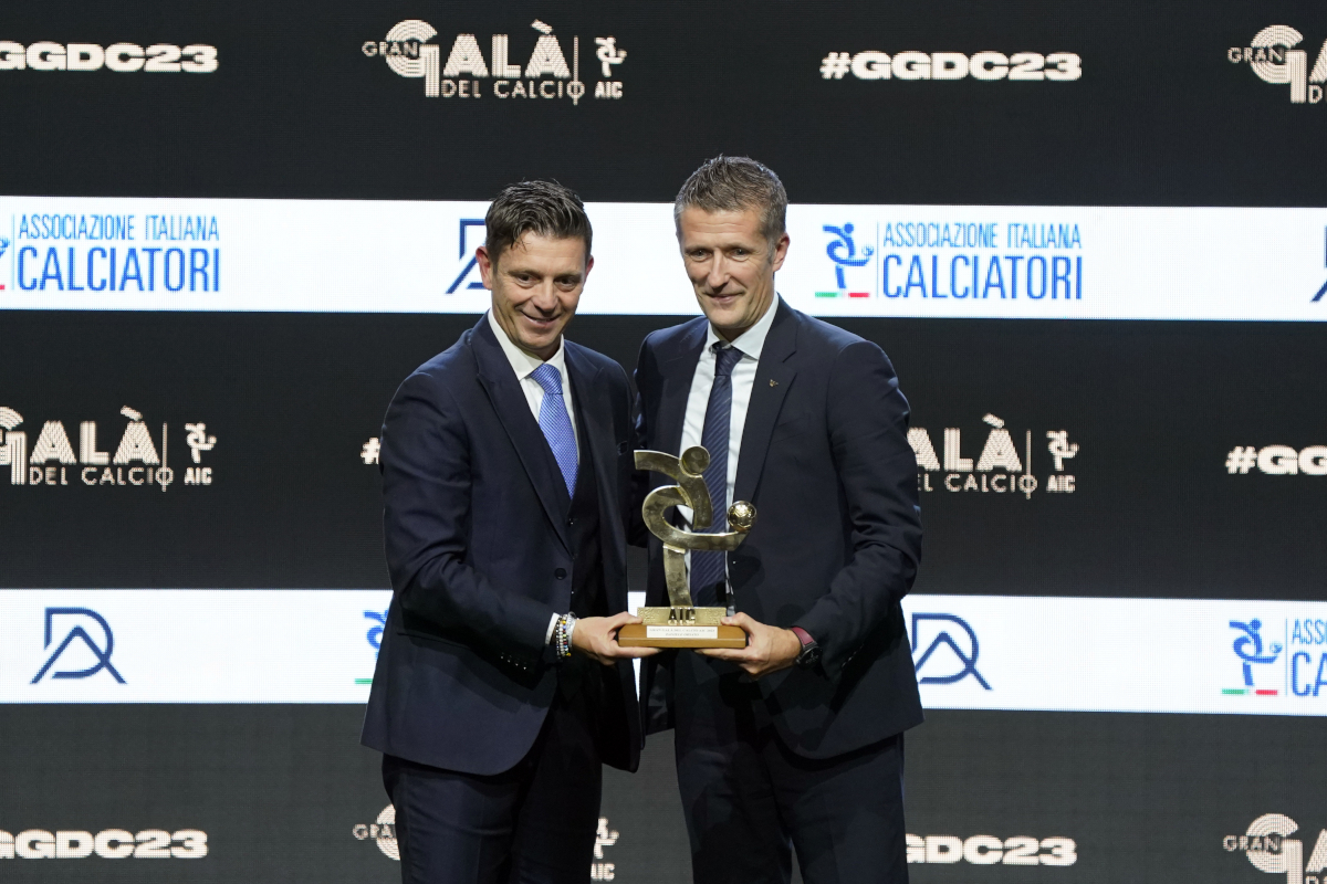 MILAN, ITALY - DECEMBER 04: Gianluca Rocchi and Daniele Orsato receive the AIC Oscar del Calcio Awards on December 04, 2023 in Milan, Italy. (Photo by Pier Marco Tacca/Getty Images )