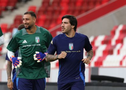 BUDAPEST, HUNGARY - SEPTEMBER 08: Sandro Tonali of Italy looks on during a Italy training session at Bozsik Stadion on September 08, 2024 in Budapest, Hungary. (Photo by Claudio Villa/Getty Images)