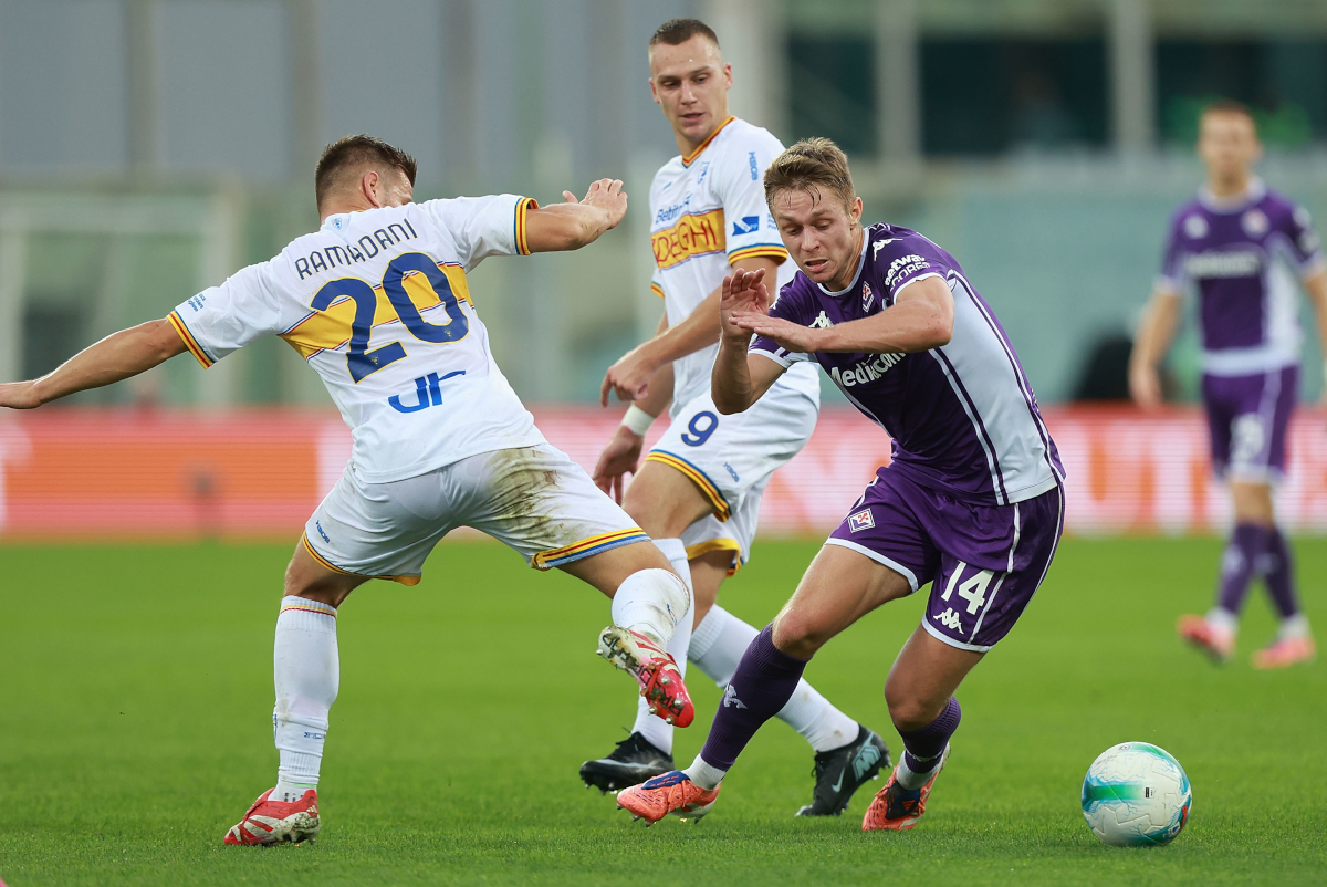 FLORENCE, ITALY - NOVEMBER 2: Hans Nicolussi Caviglia of ACF Fiorentina in action during the Serie A match between ACF Fiorentina and US Lecce at Artemio Franchi on November 2, 2025 in Florence, Italy. (Photo by Gabriele Maltinti/Getty Images)