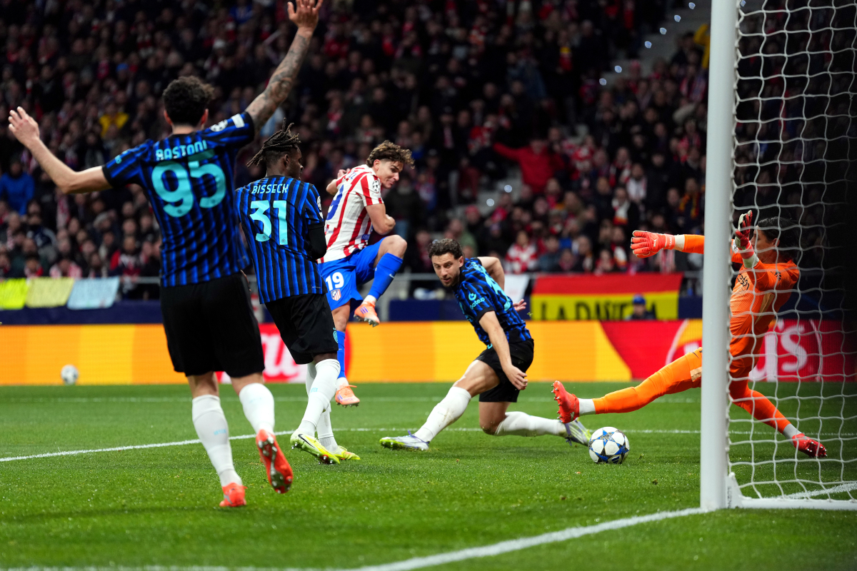 MADRID, SPAIN - NOVEMBER 26: Julian Alvarez of Atletico de Madrid scores his team's first goal during the UEFA Champions League 2025/26 League Phase MD5 match between Atletico de Madrid and FC Internazionale Milano at Estadio Metropolitano on November 26, 2025 in Madrid, Spain. (Photo by Angel Martinez/Getty Images)