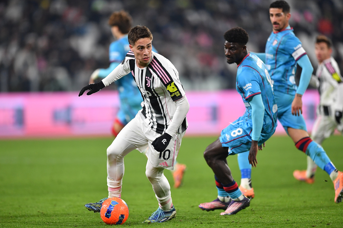 TURIN, ITALY - NOVEMBER 29: Kenan Yõldõz of Juventus FC in action during the Serie A match between Juventus FC and Cagliari Calcio at Allianz Stadium on November 29, 2025 in Turin, Italy. (Photo by Valerio Pennicino/Getty Images)
