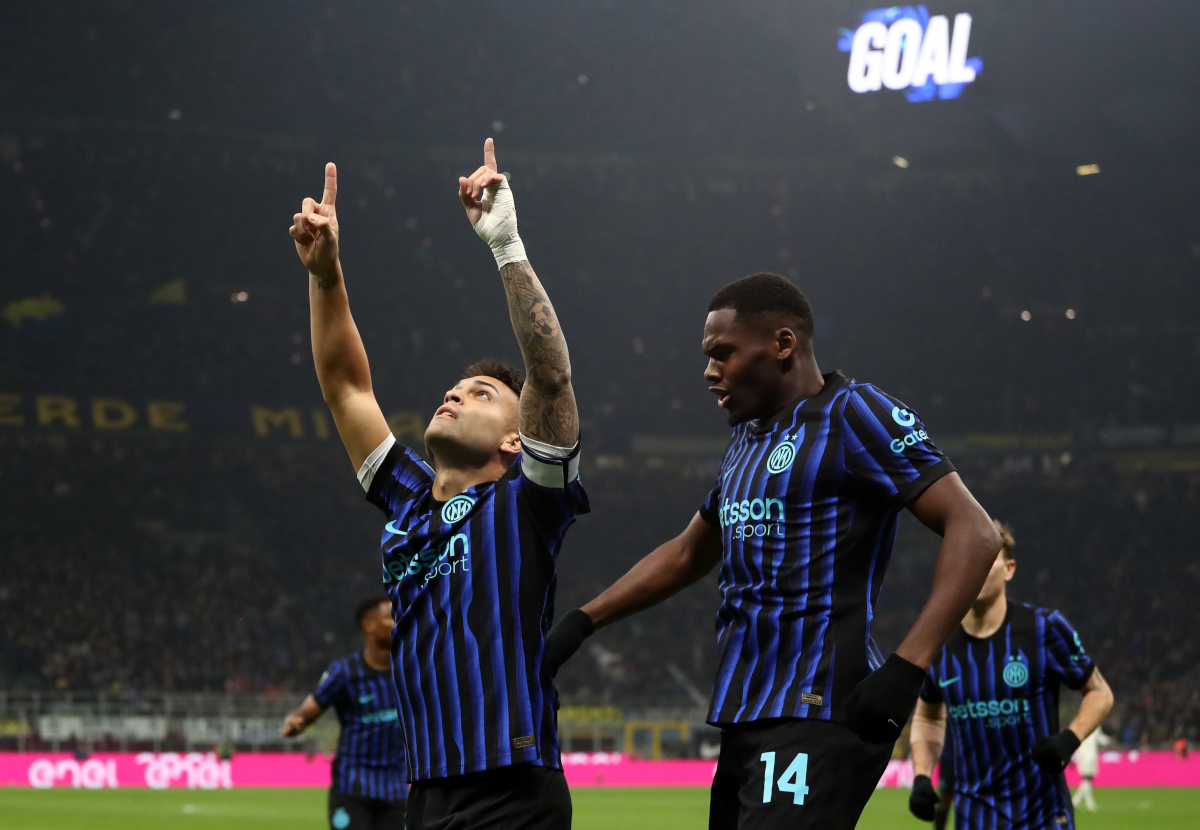 MILAN, ITALY - NOVEMBER 09: Lautaro Martinez of Internazionale celebrates scoring his team's first goal with teammate Ange-Yoan Bonny during the Serie A match between FC Internazionale and SS Lazio at Giuseppe Meazza Stadium on November 09, 2025 in Milan, Italy. (Photo by Marco Luzzani/Getty Images)