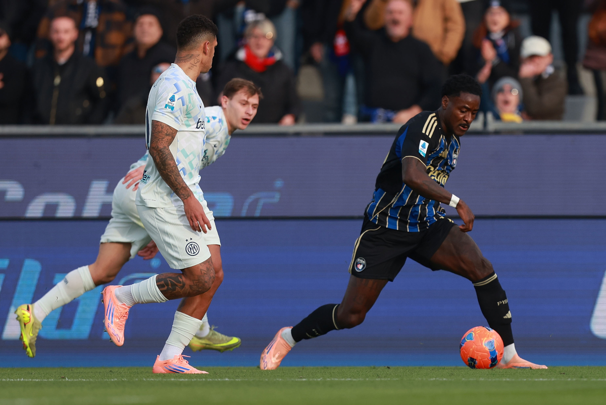 PISA, ITALY - NOVEMBER 30: M'Bala Nzola of Pisa Sporting Club in action during the Serie A match between Pisa SC and FC Internazionale at Arena Garibaldi on November 30, 2025 in Pisa, Italy. (Photo by Gabriele Maltinti/Getty Images)