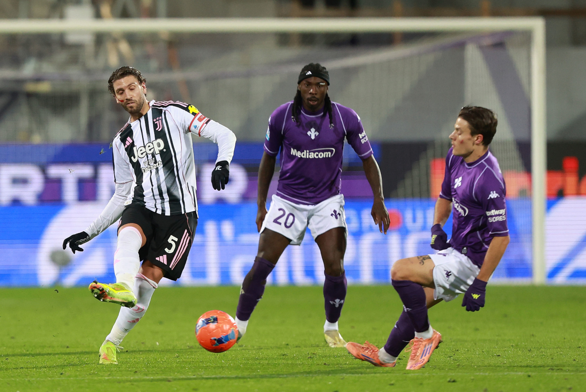 FLORENCE, ITALY - NOVEMBER 22: Manuel Locatelli of Juventus FC in action during the Serie A match between ACF Fiorentina and Juventus FC at Artemio Franchi on November 22, 2025 in Florence, Italy. (Photo by Gabriele Maltinti/Getty Images)