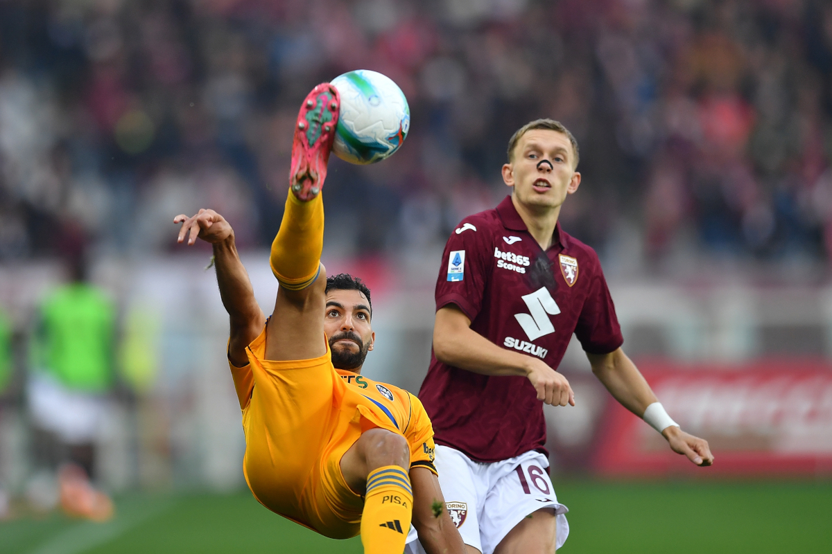 TURIN, ITALY - NOVEMBER 02: Mehdi Leris of Pisa SC in action during the Serie A match between Torino FC and Pisa SC at Stadio Olimpico di Torino on November 2, 2025 in Turin, Italy. (Photo by Valerio Pennicino/Getty Images)