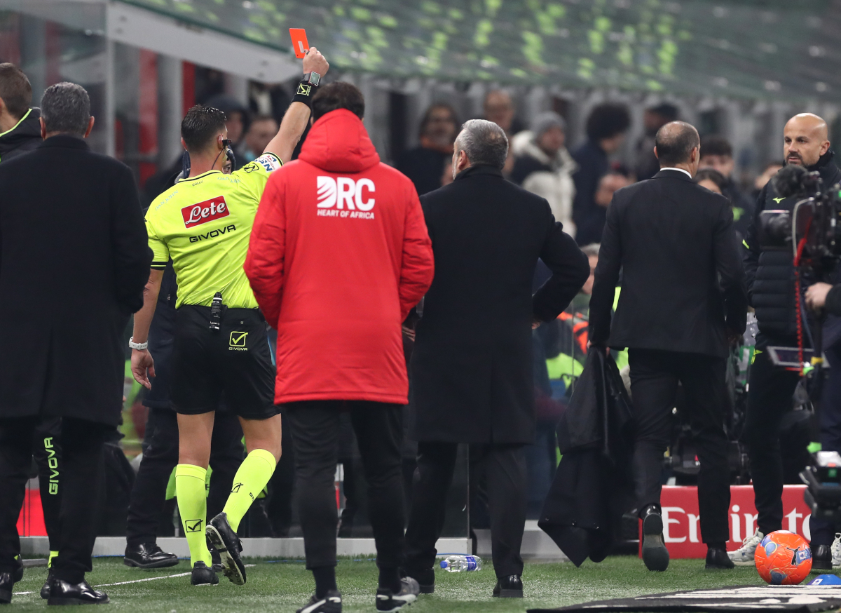 MILAN, ITALY - NOVEMBER 29: Referee Giuseppe Collu shows a red card to Massimiliano Allegri, Head Coach of AC Milan during the Serie A match between AC Milan and SS Lazio at Giuseppe Meazza Stadium on November 29, 2025 in Milan, Italy. (Photo by Marco Luzzani/Getty Images)