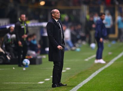PARMA, ITALY - NOVEMBER 08: Massimiliano Allegri, Head Coach of AC Milan, watches the players from the touchline during the Serie A match between Parma Calcio 1913 and AC Milan at Stadio Ennio Tardini on November 08, 2025 in Parma, Italy. (Photo by Alessandro Sabattini/Getty Images)