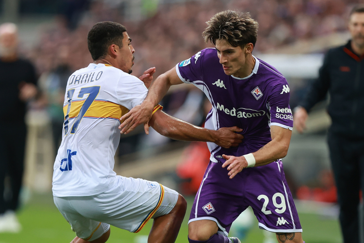 FLORENCIA, TALIANSKO - 2. NOVEMBRA: Niccolo' Fortini z ACF Fiorentina v akcii počas zápasu Serie A medzi ACF Fiorentina a US Lecce na ihrisku Artemio Franchi 2. novembra 2025 v talianskej Florencii. (Foto Gabriele Maltinti/Getty Images)