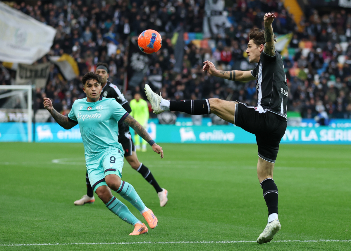 Serie A | Udinese 0-3 Bologna: Pobega inspires away triumph UDINE, ITALY - NOVEMBER 22: Nicolò Zaniolo of Udinese controls the ball as Santiago Castro of Bologna looks on during the Serie A match between Udinese Calcio and Bologna FC 1909 at Stadio Friuli on November 22, 2025 in Udine, Italy. (Photo by Timothy Rogers/Getty Images)